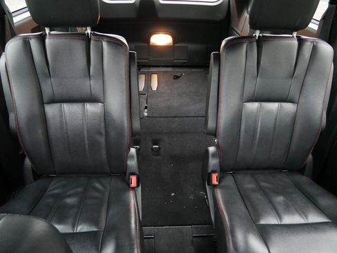 Used 2018 Dodge Grand Caravan GT FWD image 13