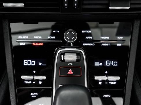 Certified 2021 Porsche Cayenne AWD/4WD image 20