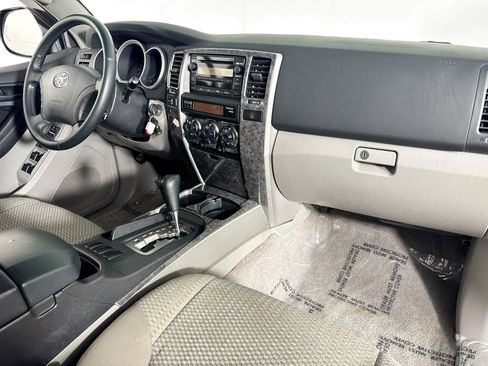Used 2006 Toyota 4Runner SR5 image 30