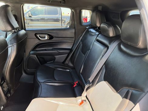 Used 2023 Jeep Compass Limited AWD/4WD image 13