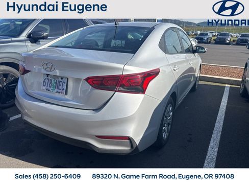 Used 2022 Hyundai Accent SE image 9