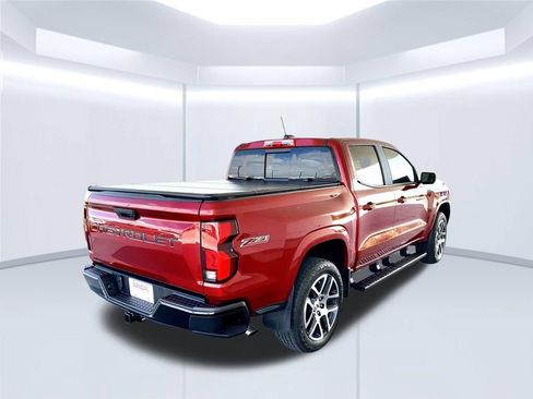 Used 2024 Chevrolet Colorado Z71 w/ Z71 Convenience Package 2 AWD/4WD image 6
