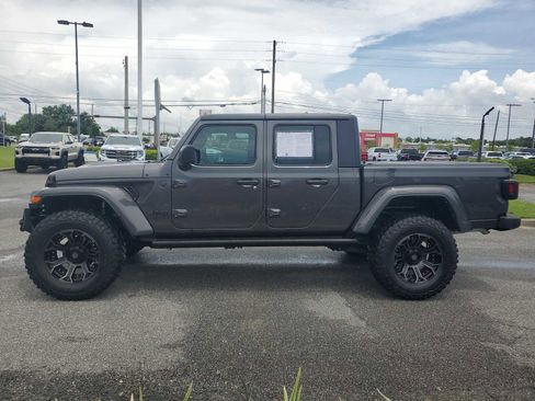 Used 2023 Jeep Gladiator Sport AWD/4WD image 2
