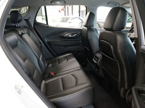 Used 2023 GMC Terrain SLT image 12