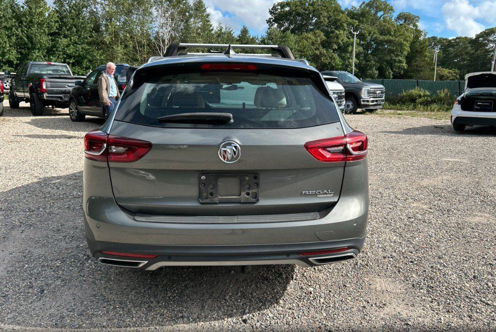 Used 2019 Buick Regal Essence w/ Driver Confidence Package I AWD/4WD image 12