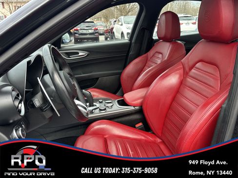 Used 2022 Alfa Romeo Giulia Veloce image 13