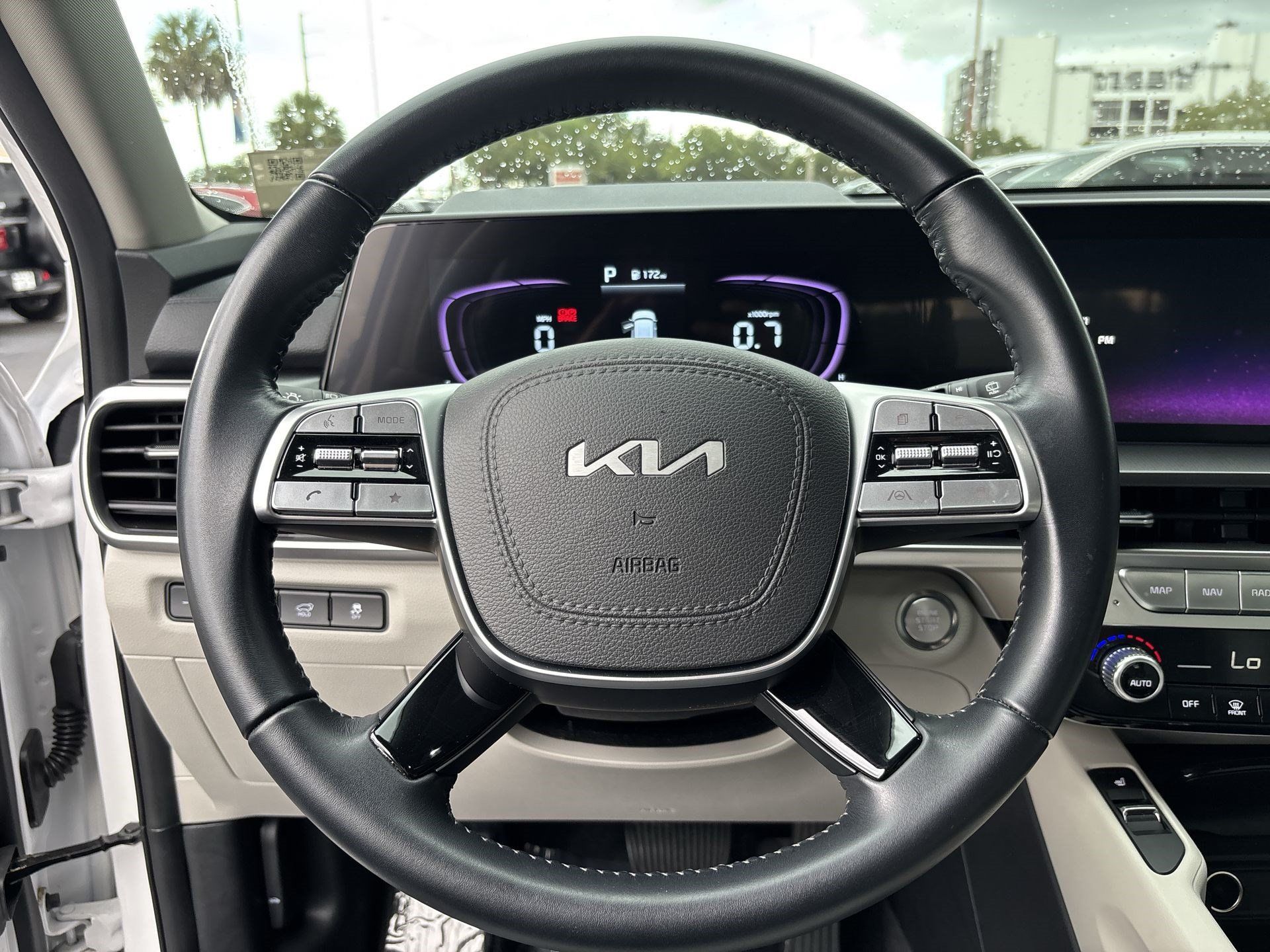 Used 2025 Kia Telluride S FWD image 11