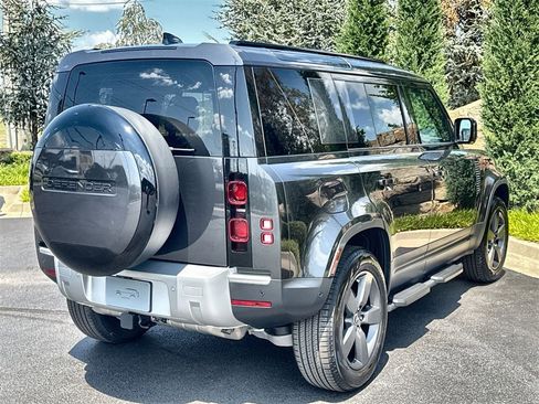 Used 2025 Land Rover Defender 110 S image 5