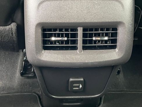 Used 2024 GMC Terrain SLT AWD/4WD image 15