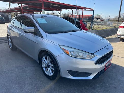 Used 2016 Ford Focus SE image 4