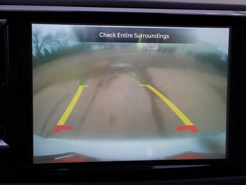 Certified 2024 Chrysler Pacifica Touring-L image 36