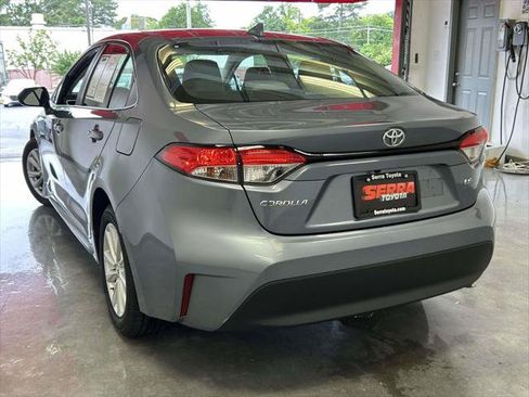 Certified 2024 Toyota Corolla LE w/ LE Convenience Package FWD image 5