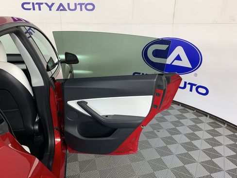 Used 2020 Tesla Model Y Long Range AWD/4WD image 34