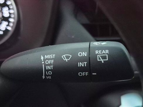 Used 2021 Toyota RAV4 LE FWD image 17