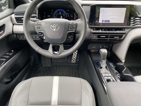 Used 2026 Toyota Camry SE FWD image 10
