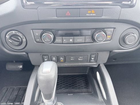 Certified 2022 Nissan Frontier SV image 18