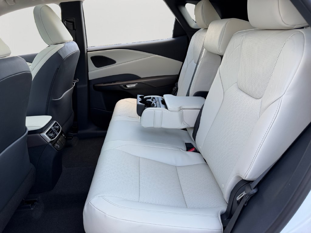 New 2026 Lexus RX 350h AWD/4WD image 8