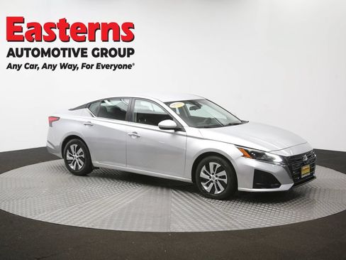 Used 2023 Nissan Altima 2.5 S FWD image 46
