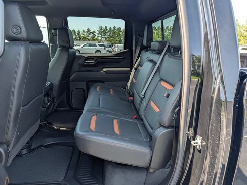 Used 2024 GMC Sierra 1500 AT4 w/ AT4 Premium Package AWD/4WD image 18