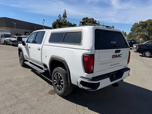 Used 2020 GMC Sierra 2500 AT4 w/ AT4 Premium Package AWD/4WD image 3