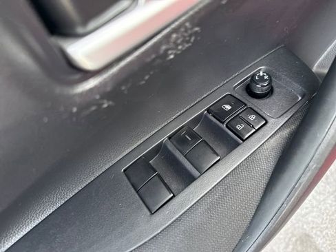 Used 2021 Toyota Corolla LE image 10