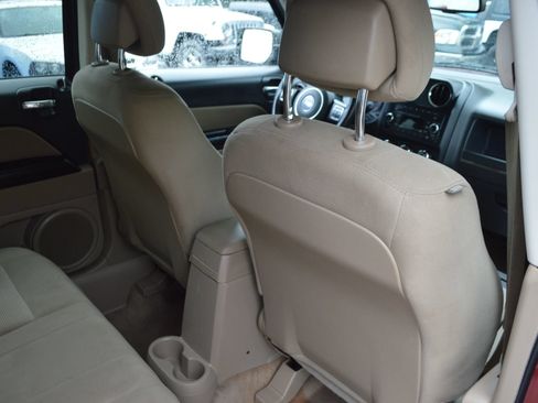 Used 2016 Jeep Patriot Latitude FWD image 25