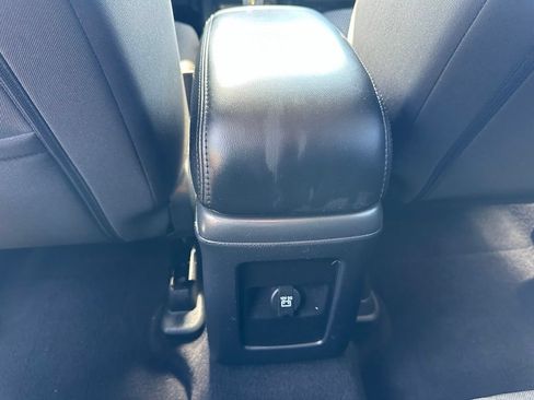 Used 2020 Dodge Journey SE FWD image 21