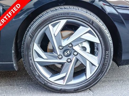 Certified 2024 Hyundai Elantra Limited image 9