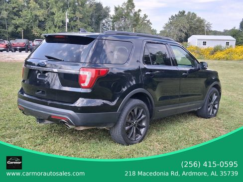 Used 2017 Ford Explorer XLT w/ Equipment Group 202A image 3