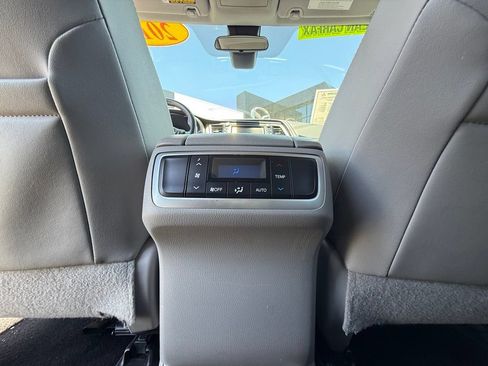 Used 2018 Toyota Highlander Plus w/ Preferred Accessory Package AWD/4WD image 39