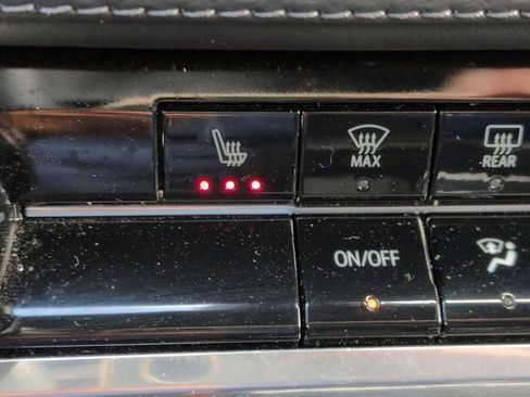 Used 2025 Chevrolet Equinox LT w/ Safety and Technology Package FWD image 21