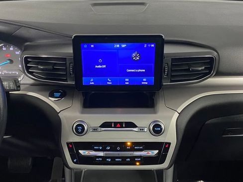 Used 2022 Ford Explorer XLT w/ Equipment Group 202A image 22