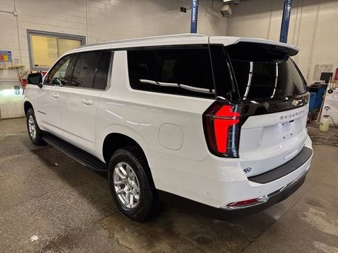New 2026 Chevrolet Suburban LT w/ Comfort Package AWD/4WD image 4