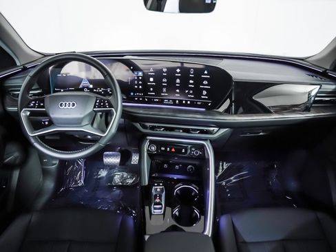 Certified 2025 Audi Q5 Premium w/ Convenience Package image 10