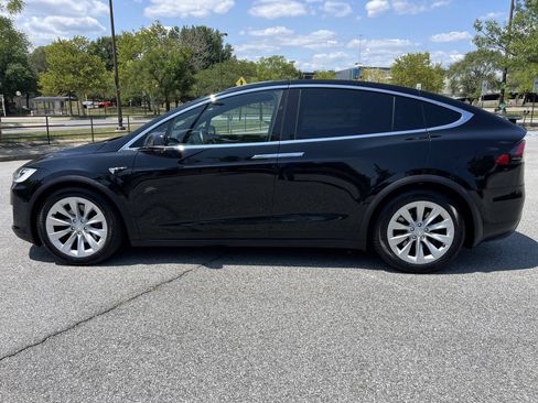Used 2017 Tesla Model X 75D AWD/4WD image 22