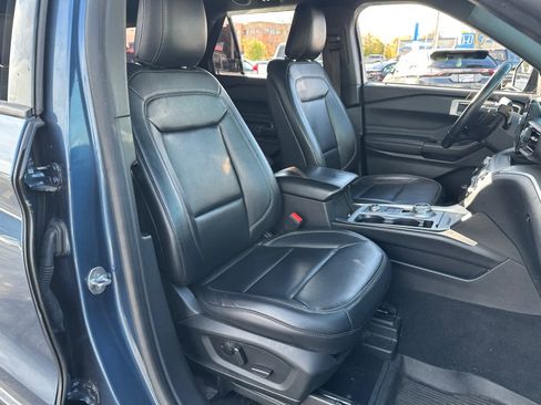 Certified 2020 Ford Explorer XLT w/ Equipment Group 202A image 35