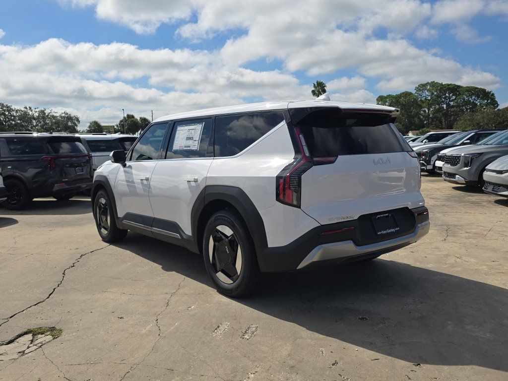 New 2026 Kia EV9 Light RWD image 6