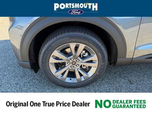 New 2026 Ford Explorer Active image 26