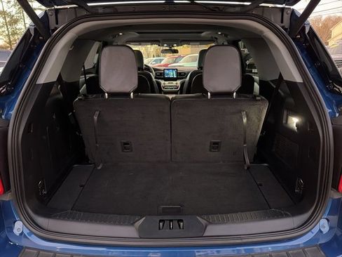 Used 2022 Ford Explorer XLT w/ Equipment Group 202A image 23