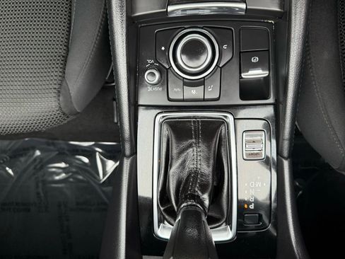 Used 2017 MAZDA MAZDA3 Sport w/ Preferred Equipment Package image 29