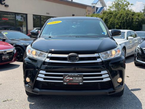 Used 2017 Toyota Highlander Plus AWD/4WD image 2