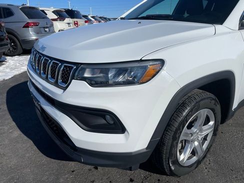 Used 2024 Jeep Compass Latitude AWD/4WD image 32