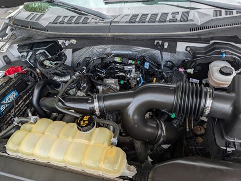 Used 2019 Ford F150 XLT w/ Equipment Group 302A Luxury AWD/4WD image 30