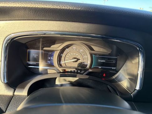 Used 2016 Lincoln Navigator Select AWD/4WD image 12