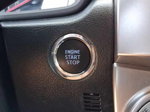 Used 2024 Toyota 4Runner SR5 AWD/4WD image 28