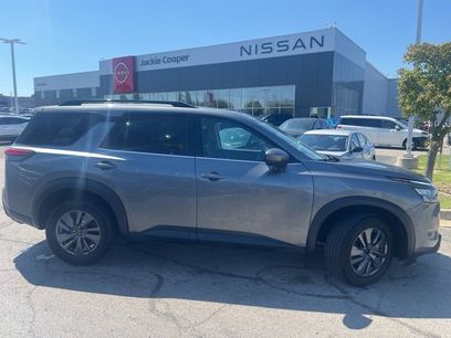 Certified 2024 Nissan Pathfinder SV