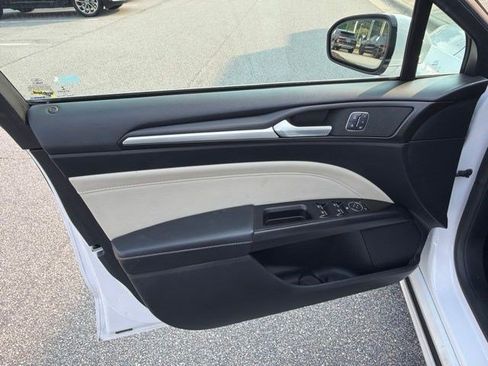 Used 2017 Ford Fusion Titanium FWD image 11