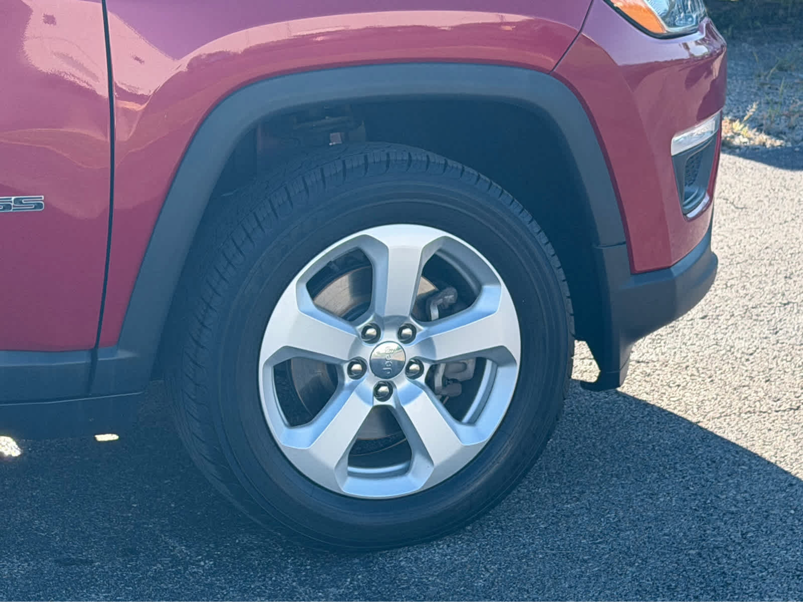 Used 2019 Jeep Compass Latitude w/ Popular Equipment Group AWD/4WD image 6