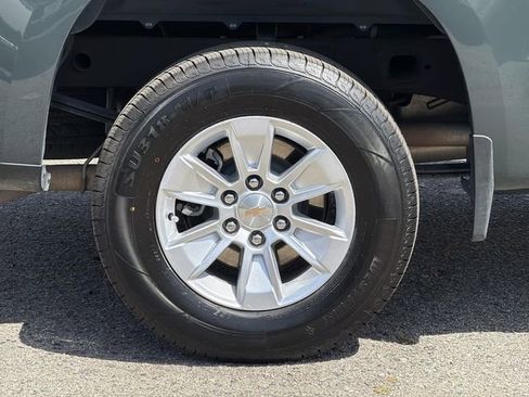 Used 2025 Chevrolet Silverado 1500 LT AWD/4WD image 32