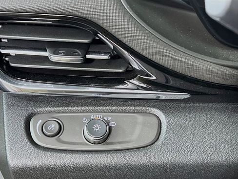 New 2025 Buick Envista Sport Touring w/ Convenience II Package image 9